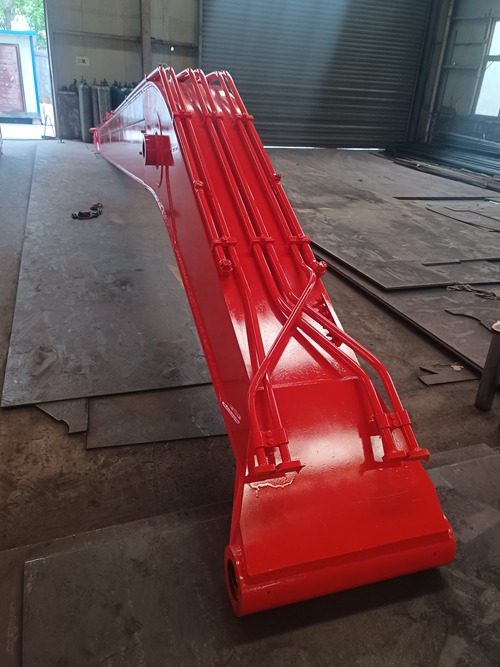 挖掘機(jī)加長(zhǎng)臂改裝