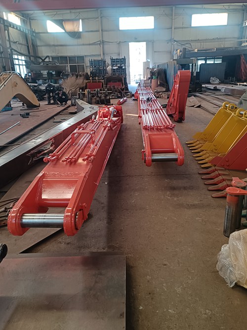 挖掘機(jī)加長(zhǎng)臂改裝